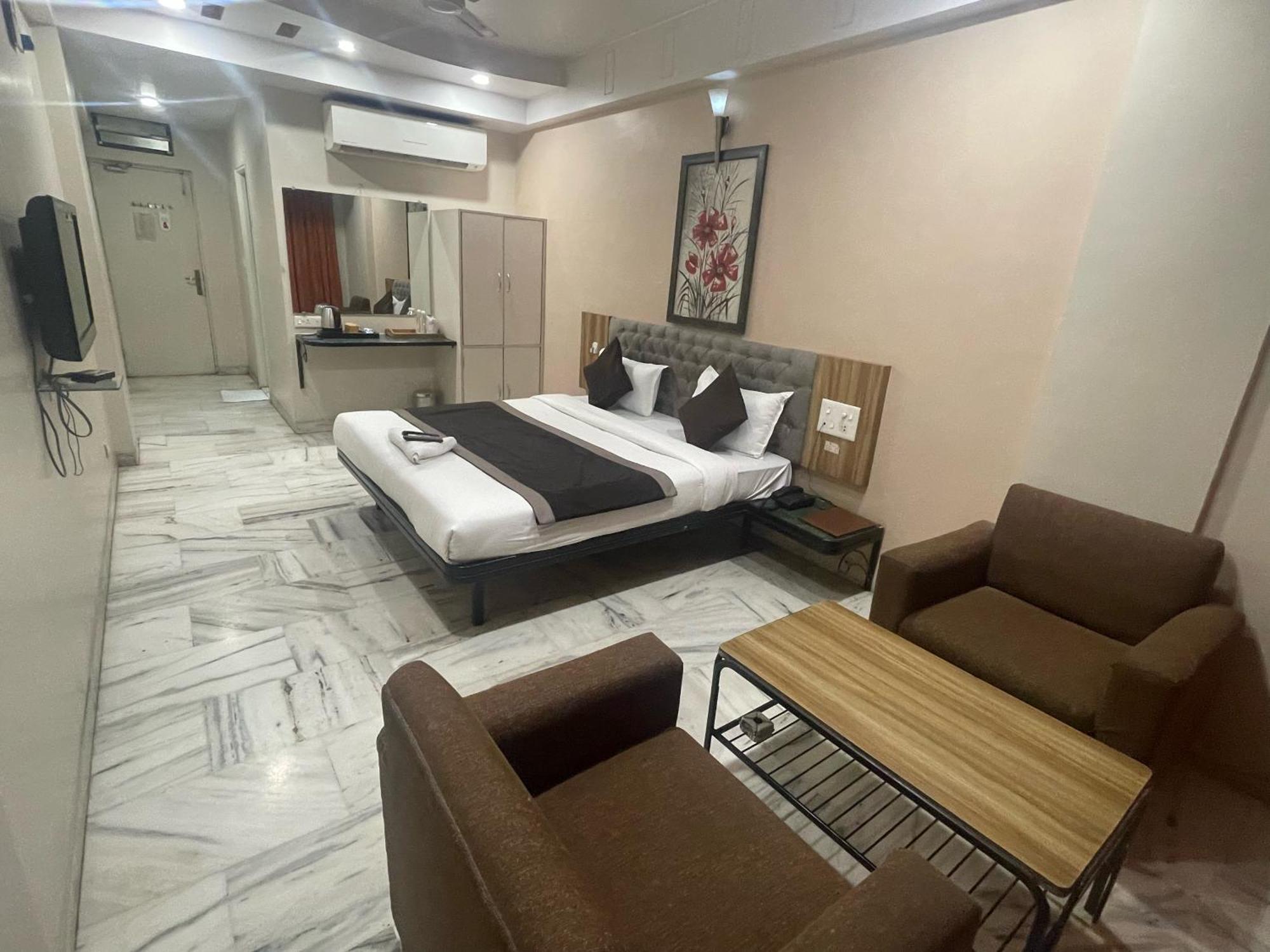 Hotel Vrandavan Nagpur Ngoại thất bức ảnh